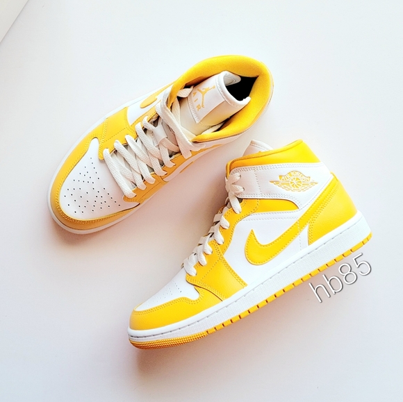 Air Jordan 1 Mid White University Gold White Women's 8 - Picture 2 of 6